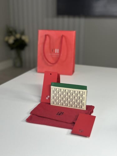 كارد هولدر كارولينا سجنشر توفيس-حواف خضراء/ سجنشر...