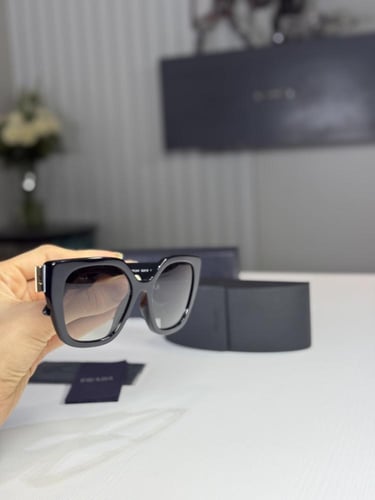 نظارة برادا كات اي بفريم اسود عدسة 52 mm prada cat...