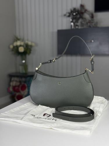 اجنر شنطة كتف هوبو ديليا Delia S Hobo bag grained...