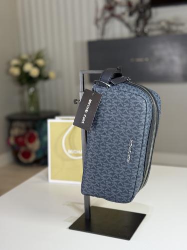 شنطة مايكل كورس رجاليه سجنشر كحلي 37F4LTRV1B ADMIR...