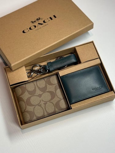 طقم كوتش محفظة مع ميدالية