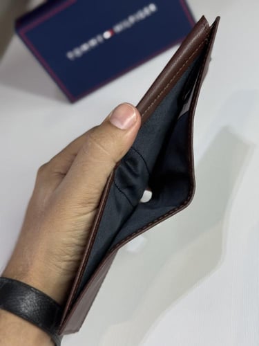 تومي هيلفيغر بزنس ستر