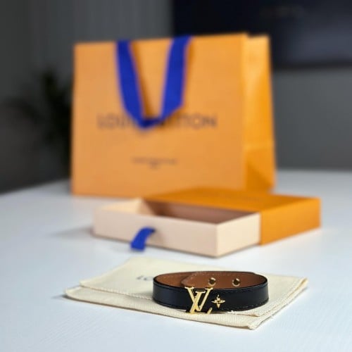 اسوار M8085E لويس فيتون LV Iconic جلد اسود