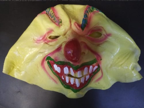 قناع تنكري جلد اصفر