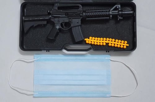 مسدس خرز لين قابل للتعشيق 5 مل(شكل عشواىي)