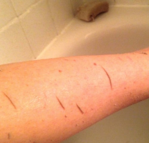 الليفة الكورية لتقشير الجسم وازالة الجلد الميت - 1...