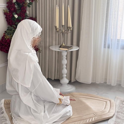 طقم الصلاة الذهبي اسفنج - سحاب