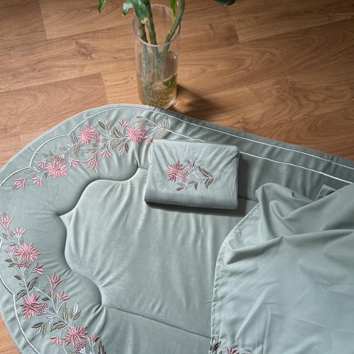 4 أطقم صلاة ملكية