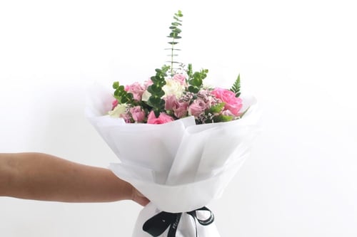 باقة ورد فاصلة تأملت سحرك