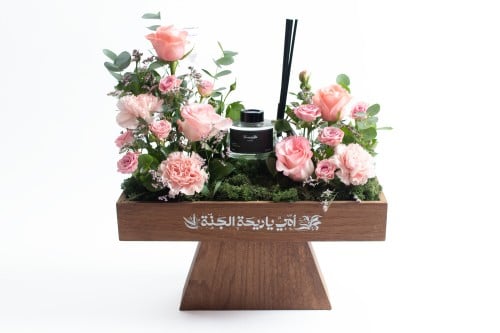 بوكس ورد فاصلة أمي يا ريحة الجنة