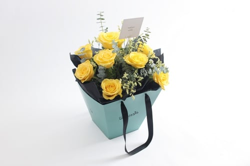 فاصلة أتيتك بابتسامة حب