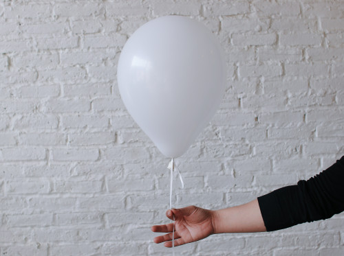 بالون هيليوم - لون أبيض