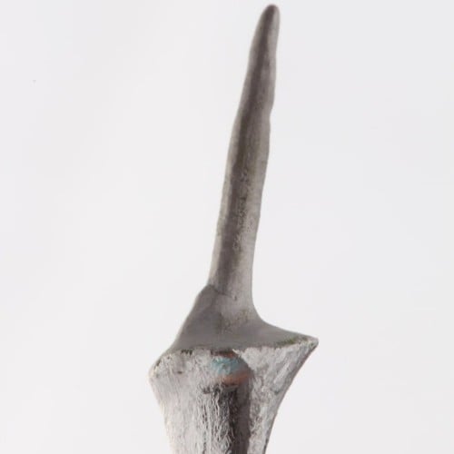 111. وتد معدني Metal post