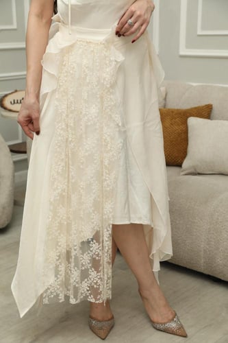 طقم العيد بلوزة بدون أكمام وتنورة دانتيل