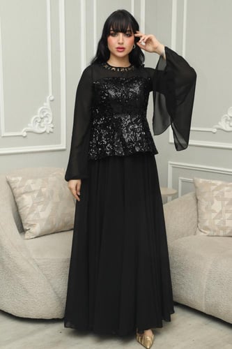 طقم العيد دانتيل بتنورة بليسيه واسعة