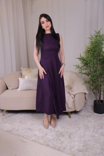فستان أنيق بلون بنفسجي ملكي