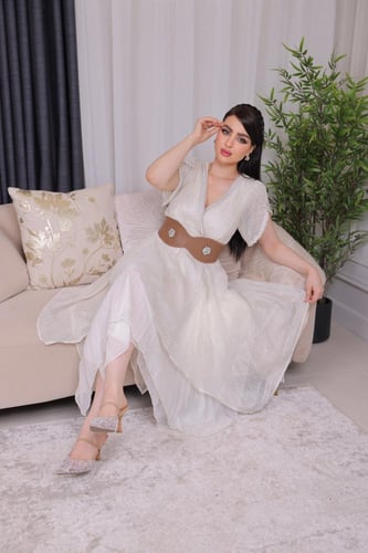 فستان بوهو أنيق بقصة غير متناسقة وحزام جلدي