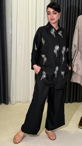 طقم سفر فاخر من قطعتين – أناقة ناعمة وراحة مثالية