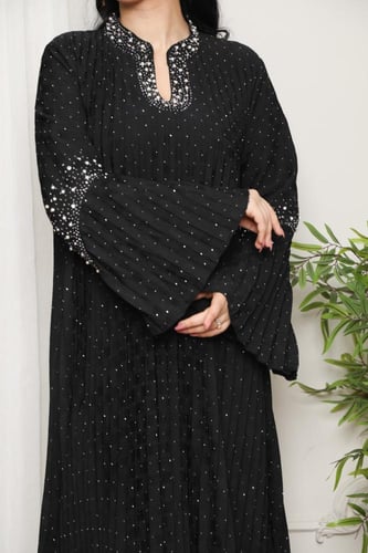 جلابية نسائية مطرزة لؤلؤ