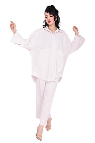 طقم سفر فاخر من قطعتين – أناقة ناعمة وراحة مثالية