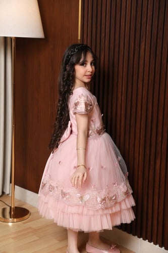 فستان بناتي وردي ميدي فخم