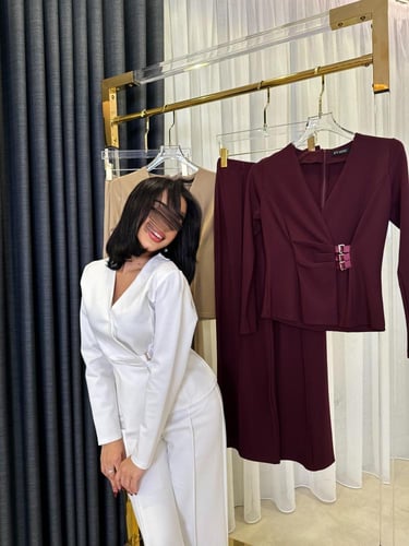 طقم نسائي انيق بقماش طبي