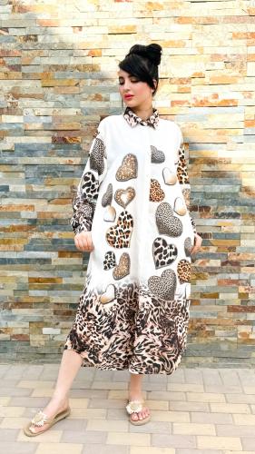 فستان صيفي أنيق بتفاصيل ناعمة وعصرية