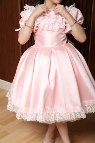 فستان بناتي تول وردي بأكمام منفوشة