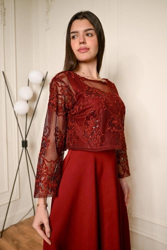 فستان انيق ميدي بتدخيلات دانتيل