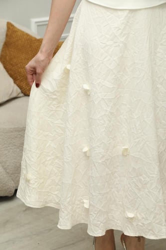 طقم العيد سكري بتنورة كسرات مزينة بزهور