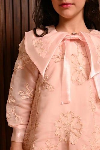 فستان العيد بناتي قصير وردي تول مطرز