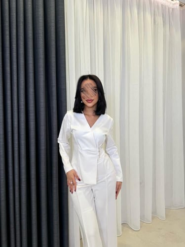 طقم نسائي انيق بقماش طبي