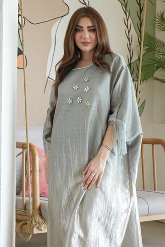 جلابية أنيقة لونين رائعة تجمع بين موضة والفخامة