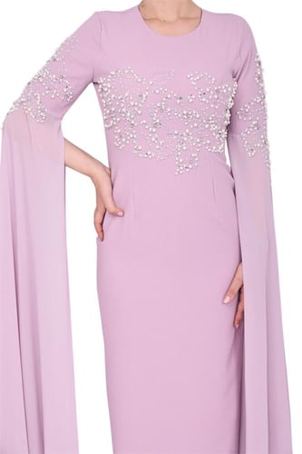 فستان سهرة فاخر بتطريز لؤلؤي