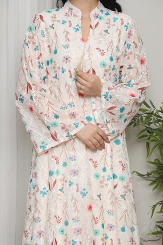 جلابية رمضانية انيقة بنقشات زهرية