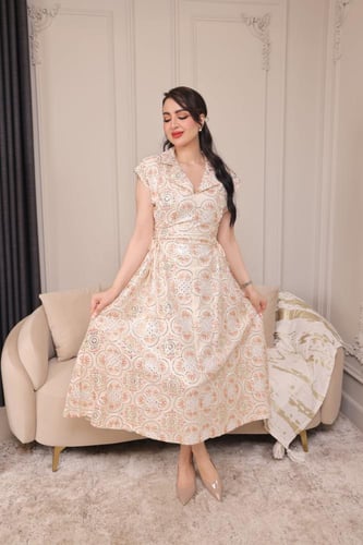 جلابية ميدي بتصميم كلاسيكي فاخر مزين