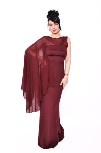 فستان سهرة أنيق بلون خمري بتصميم فخم وراقي