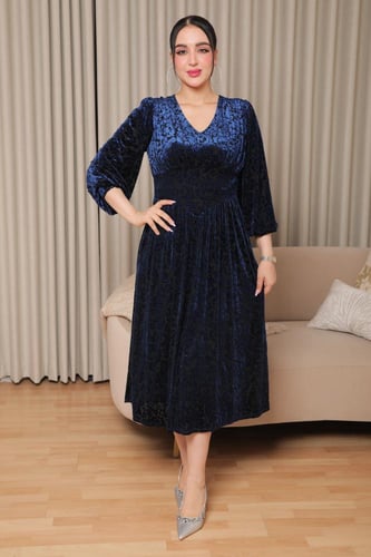 فستان شتوي مخملي مشجر