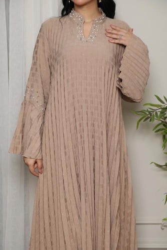 جلابية نسائية مطرزة لؤلؤ