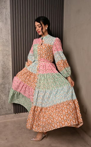 جلابية نسائية مشجرة مع حزام على الخصر