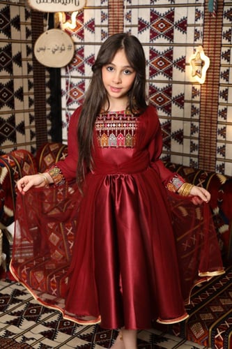 فستان يوم التأسيس بناتي عنابي تراثي