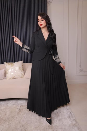 فستان أنيق بتصميم كلاسيكي فاخر