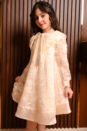 فستان بناتي كريمي منفوش مطرز باكمام شفافة