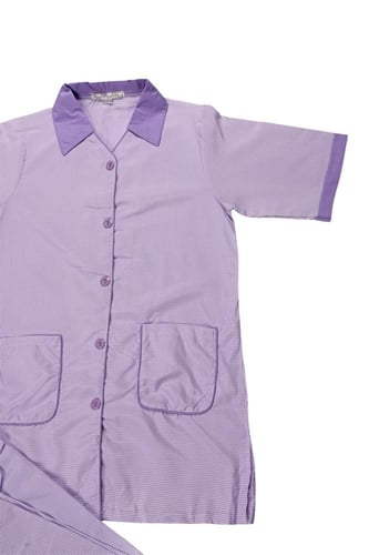 ملابس عاملات خطوط مقلمة قطعتين