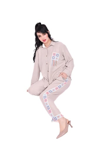 طقم سفر فاخر من قطعتين – أناقة ناعمة وراحة مثالية