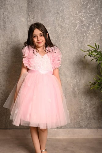 فستان بناتي وردي منفوش من الاكتاف مع ترتر لامع من...