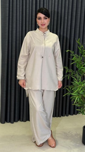 طقم سفر فاخر من قطعتين – أناقة ناعمة وراحة مثالية