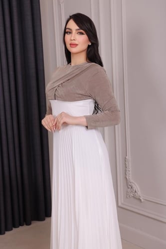 فستان أنيق بلمسات عصرية راقية