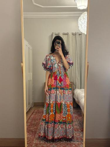 فستان بوهو ملون بتصميم طويل ومريح