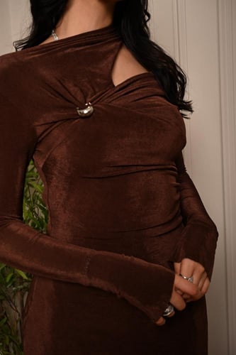 فستان سهرة العيد بقصة كتف مكشوف